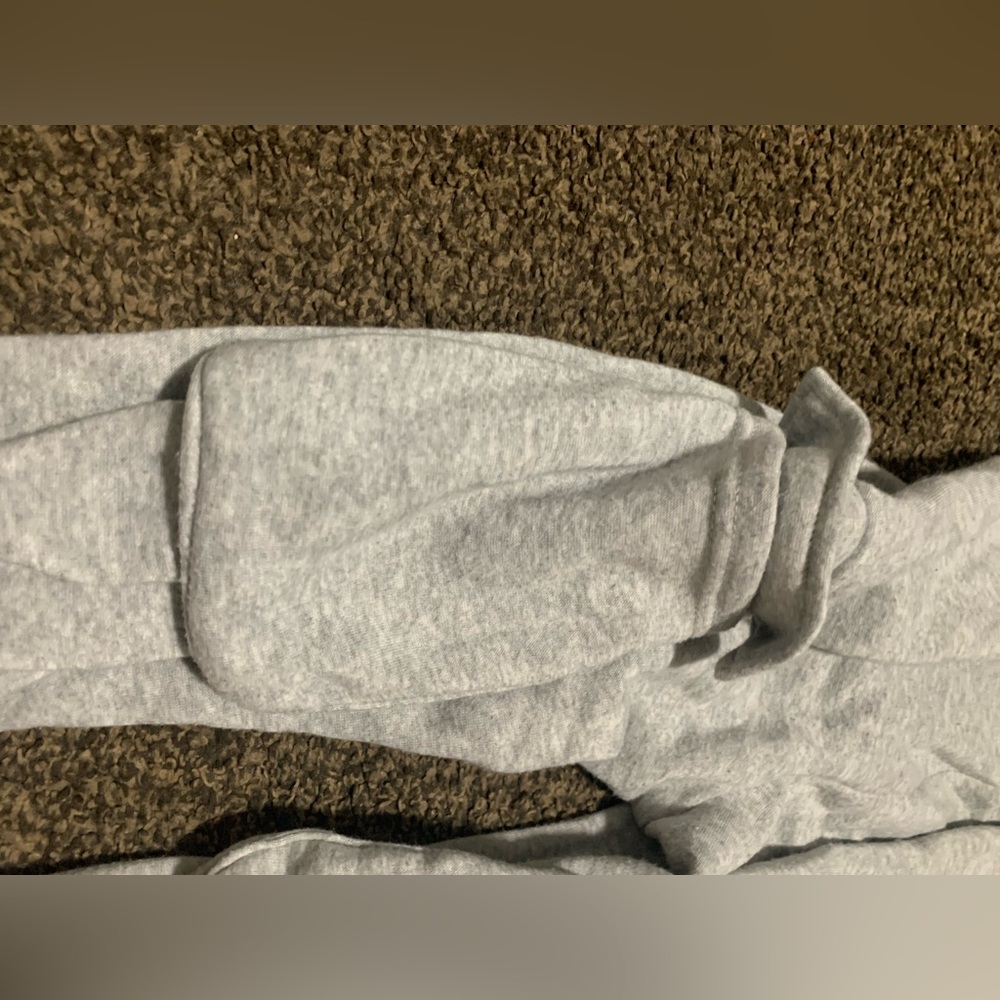 Sweats - Picture 4 of 5